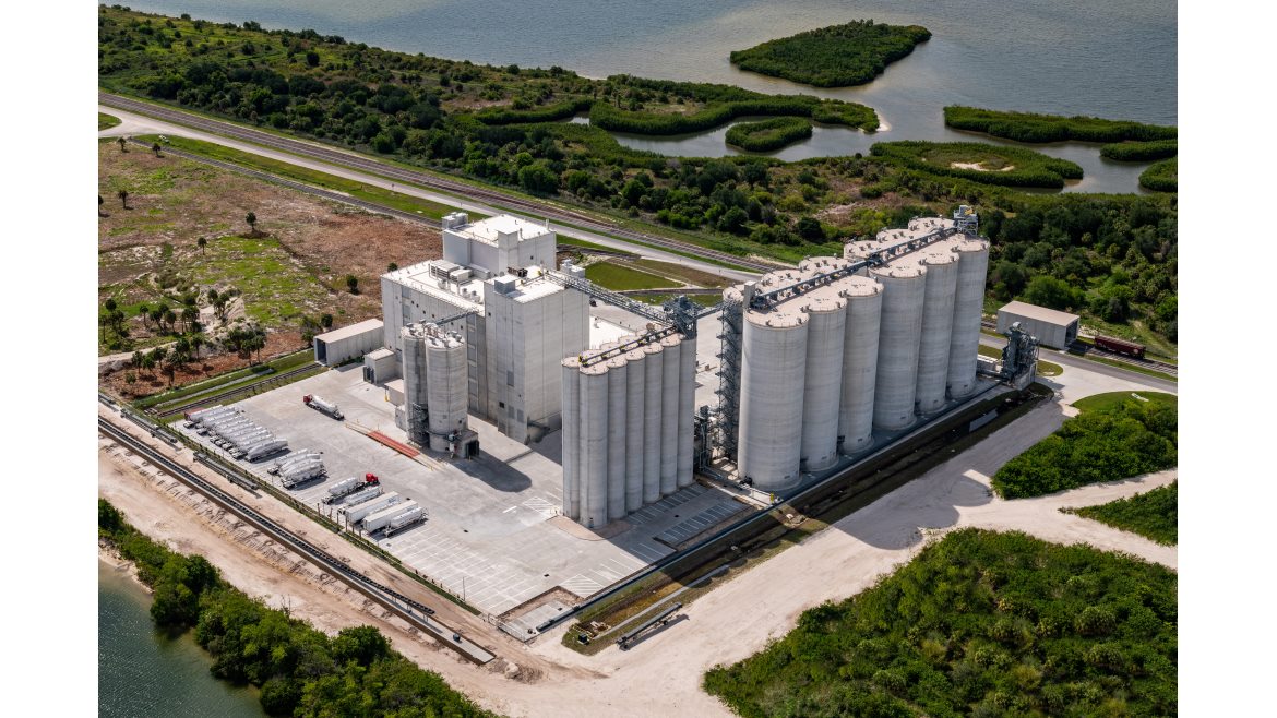 Ardent Mills' flour and grain storage facility
