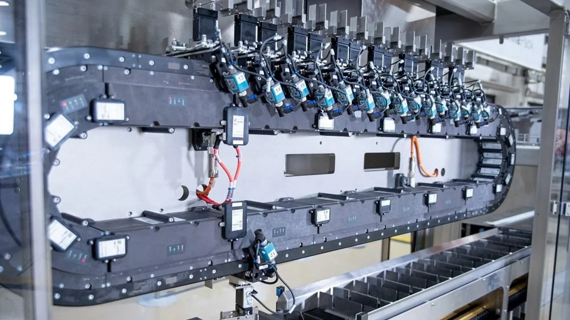 CoreTigo and Rotzinger wireless automated packaging machine