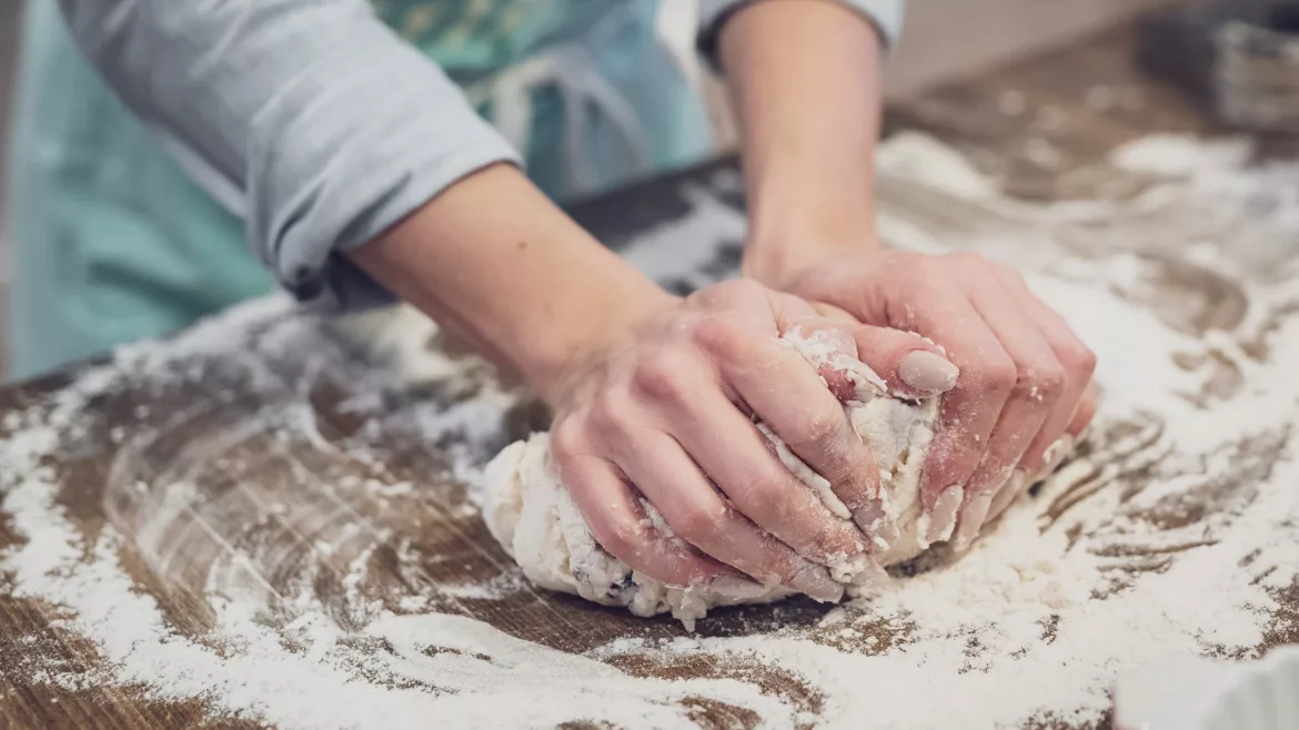 theme-photThe vegan baking mix market is forecasted to grow to $1.68 billion in 2033.os-Hx7xdwhj2AY-unsplash_1170x658.jpg