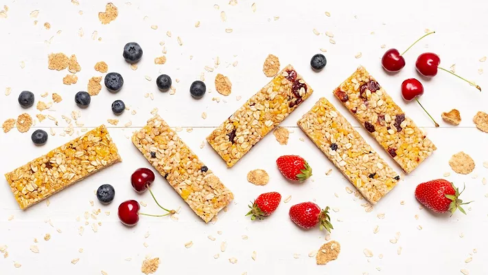 snack bars with fruit