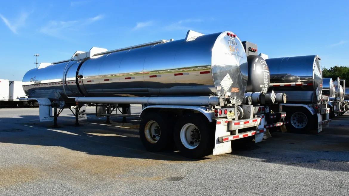 Liquid tanker trailers