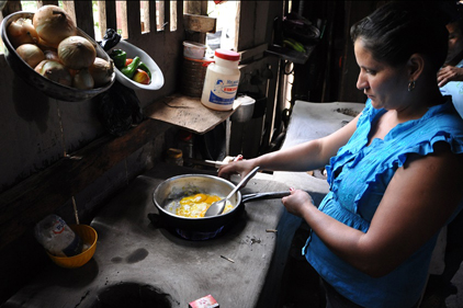 Central American farmers generate energy from coffee wastewater