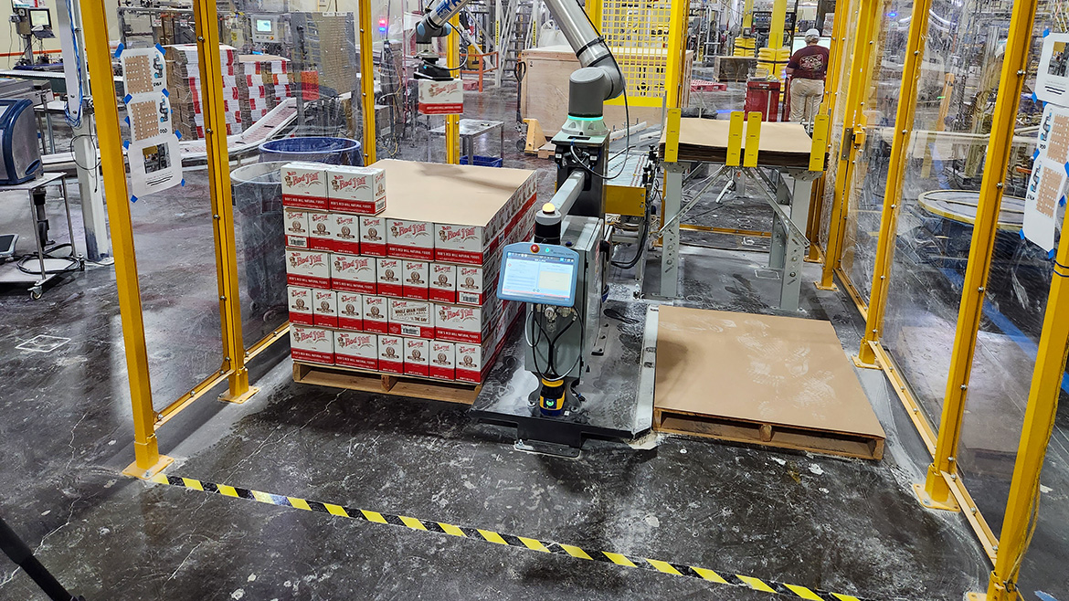 Universal Robots Bob’s Red Mill palletizing