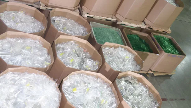 segregation waste recycle green white