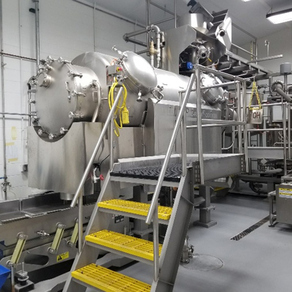 Inside the pressure vessel is Lyco’s Clean-Flow cooker system