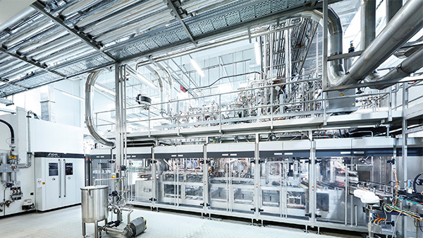 KHS Group recently showed its entire portfolio of modern filling technology and environmentally-friendly packaging systems